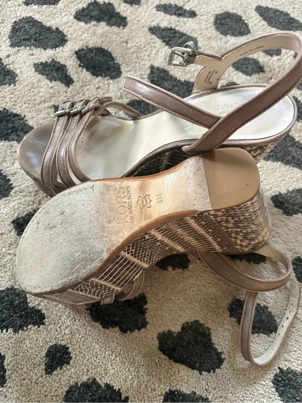 Women’s Taupe Snake-Print Wedge Sandals 👡 Michael kors great condition